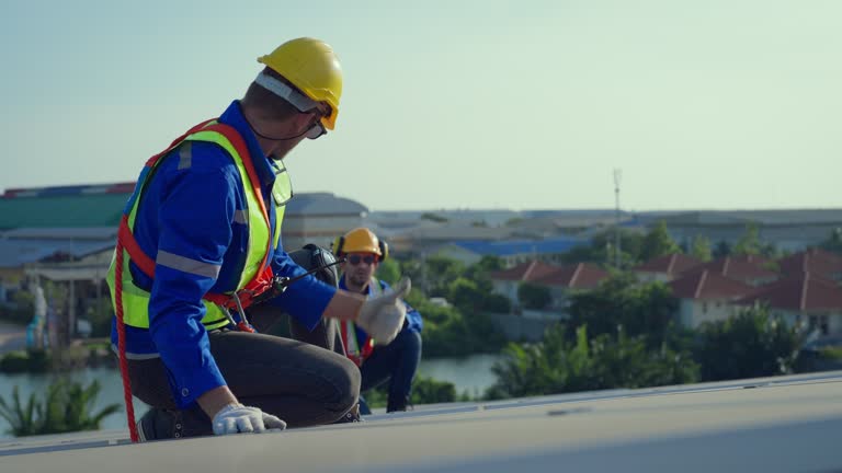 Best Emergency Roof Repair Services  in West Branch, MI